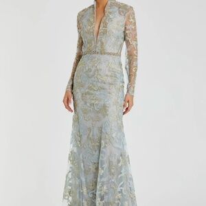 NWT Mac Duggal Long Sleeve Applique V-Neck Gown 10 Powder Blue #8257